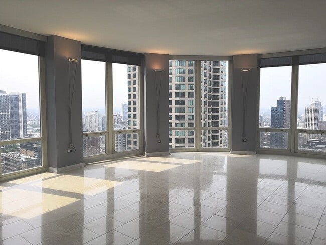 Building Photo - 345 N La Salle Dr Unit 3901