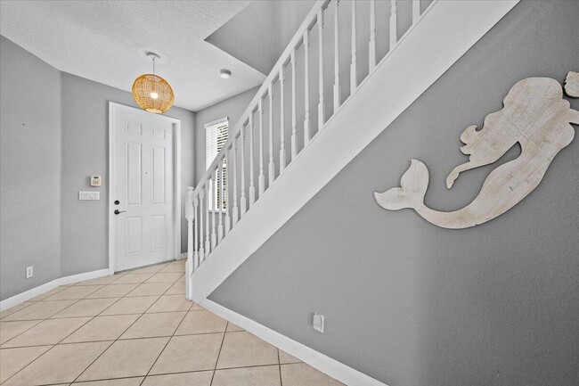 Photo - 647 Castle Dr