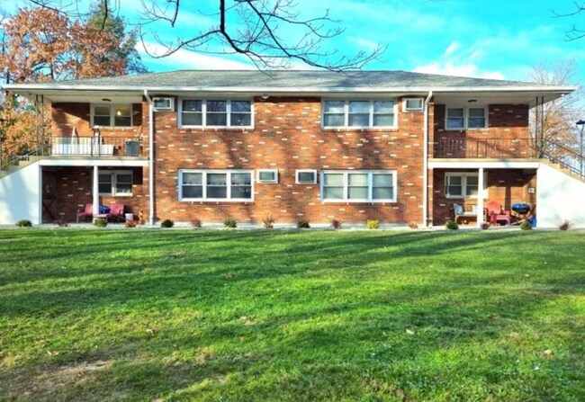 Photo - 285 Stamets Rd