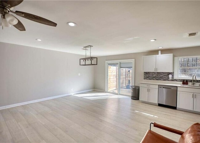 Photo - 115 Hollybrook Rd