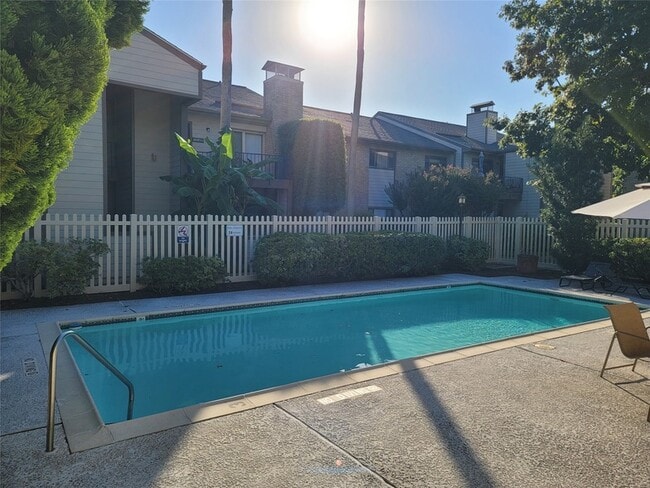 Photo - 7055 N Holiday Dr