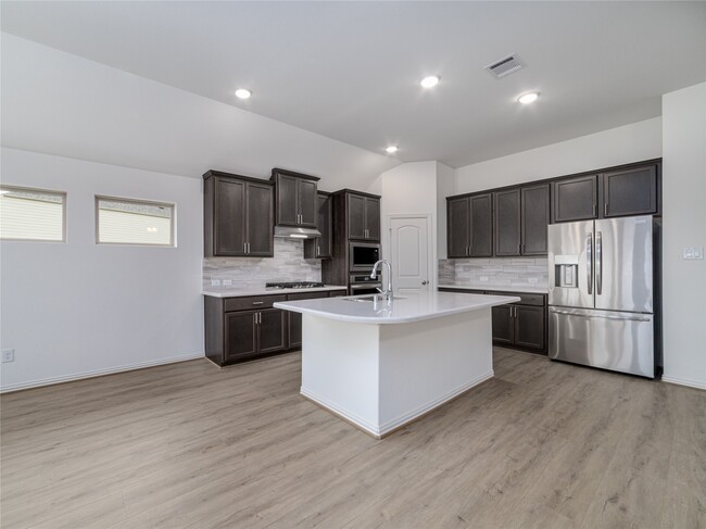 Photo - 2010 Orchid St