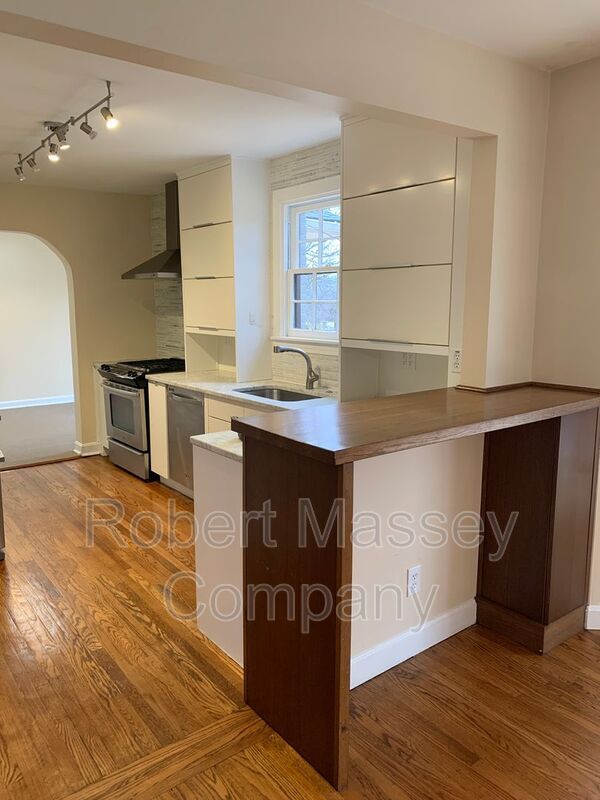 Photo - 2546 Woodcreek Rd