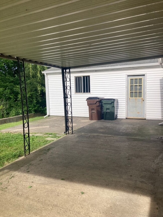 Photo - 144 McCraw Dr