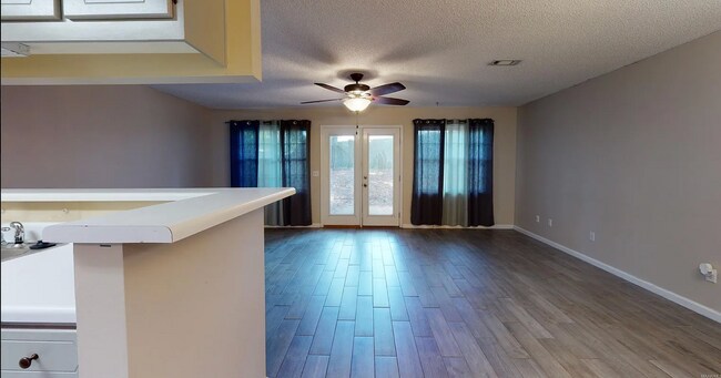 Photo - 166 Commons Dr