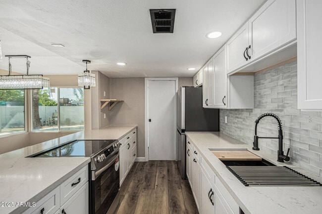 Photo - 10838 N 32nd Ln