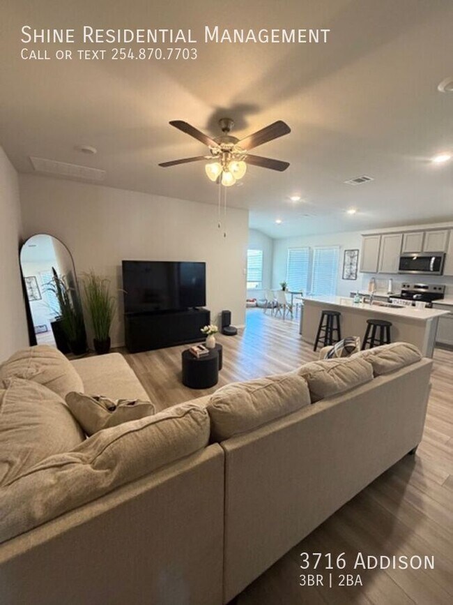 Photo - 3716 Addison-