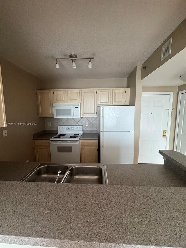 Photo - 2665 SW 37th Ave Unit 601