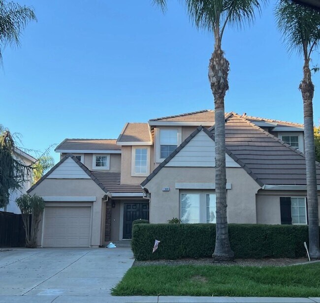 Building Photo - BEAUTIFUL TRACY HOME