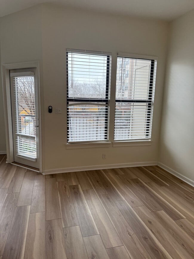 Photo - 898 Oak St SW Unidad Sky Lofts