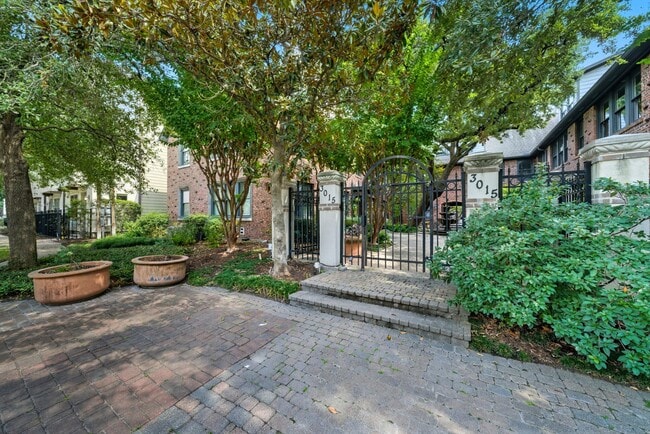 Photo - 3015 Chenevert St Unit 1