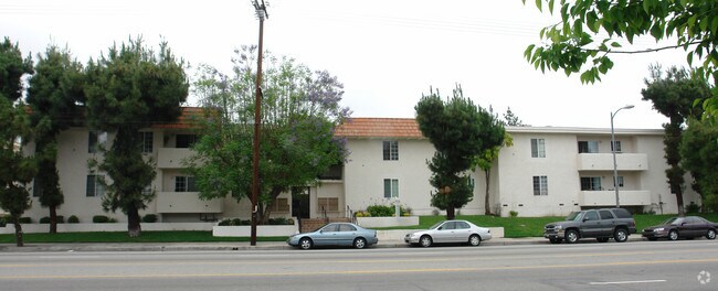 Photo - Nordhoff Apartments