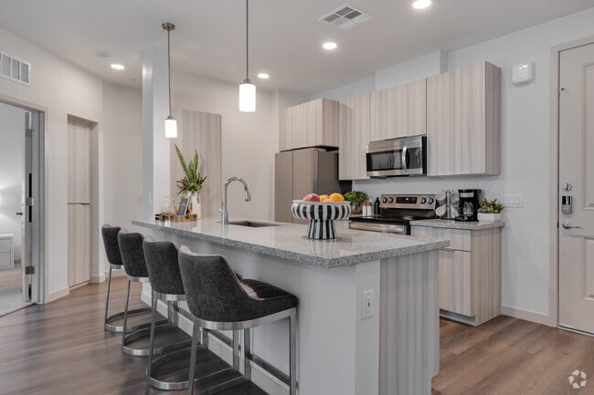 2BR, 2BA - 950SF - Kitchen