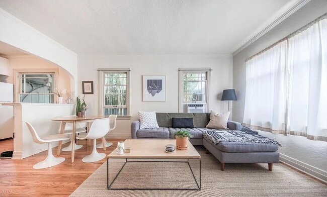 Photo - Charming Apartment in Venice Unidad 706 6th Ave  A