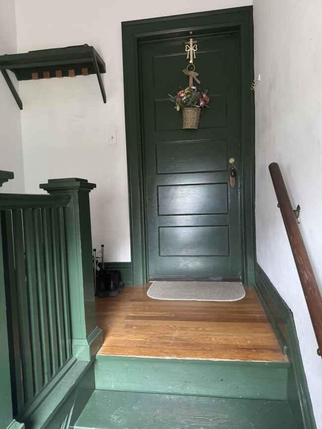upstairs entry to apt - 57 Florence Ave Unit upper