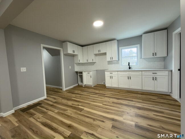 Photo - 228 Holly St