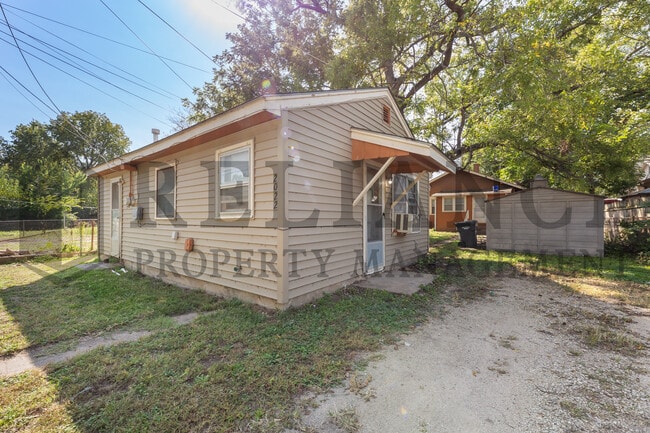 Photo - 2022 S Main St