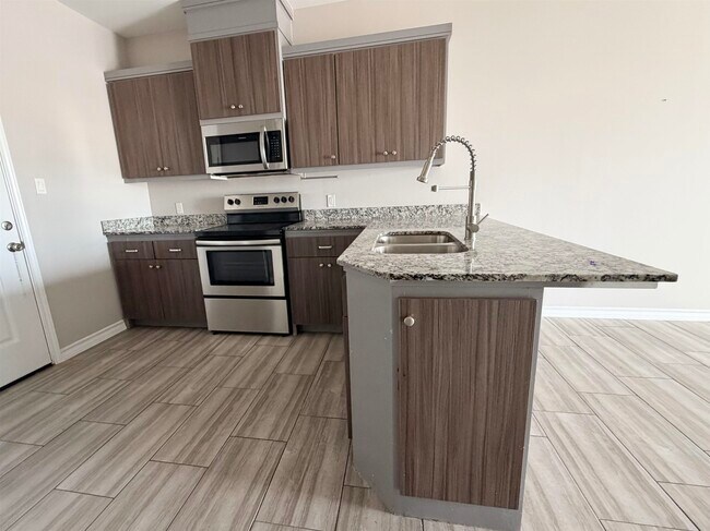 Photo - 5601 Cuenca Dr Unidad C