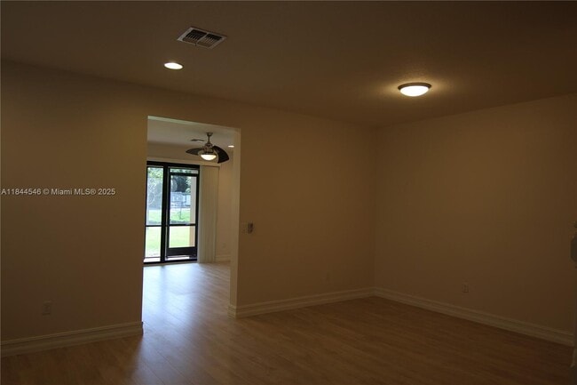 Photo - 130 Riverwalk Cir E