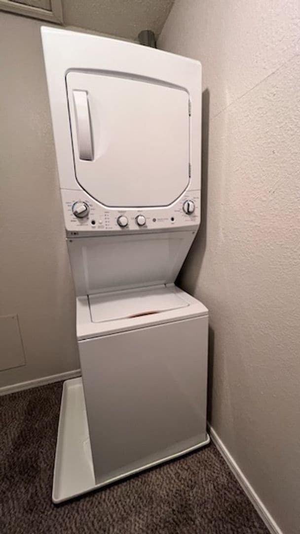 Hickory Grove Apartments