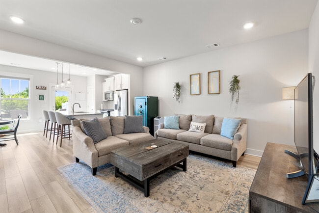 Photo - 127 Shallons Dr