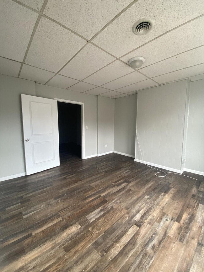 Building Photo - 5 Hill St Unit #2