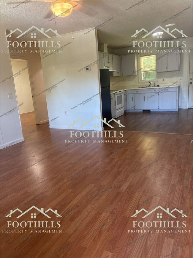 Photo - 202 Kennemore St
