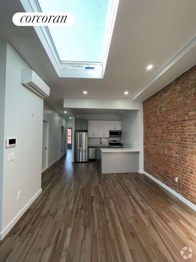 Building Photo - 228 Monroe St Rental