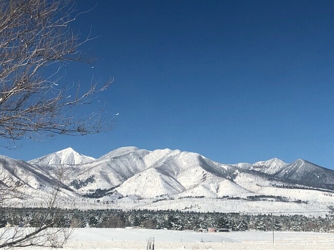 View 1 - 6015 E Morningside Rd