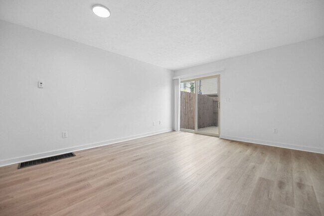 Photo - Rocky Creek Townhouse Apartments