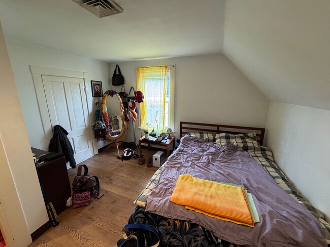 Building Photo - 7 Jay St Unit Apartment #3