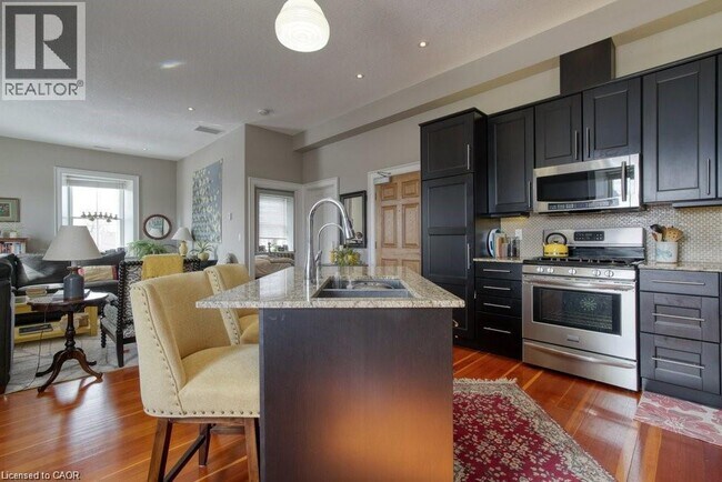 Photo - 69 Wellington St Unit 201