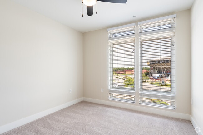 1BR, 1BA - Bedroom