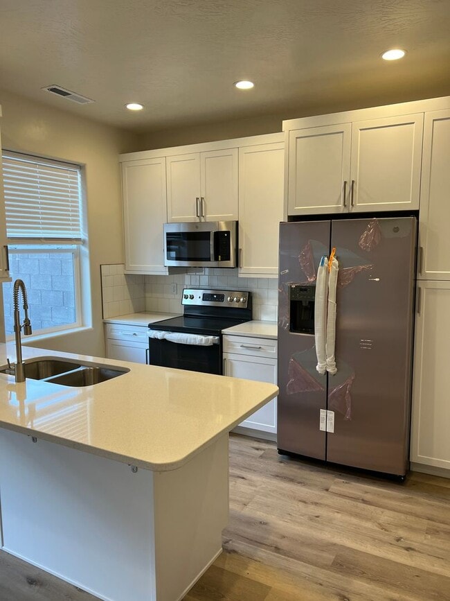 Photo - 3 Bedroom 2.5 Bathroom Townhome in Washington!