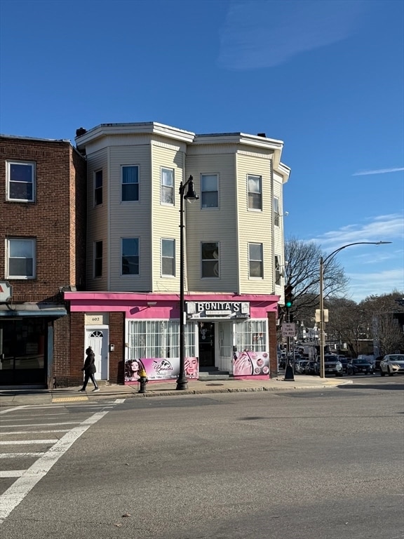 Building Photo - 602 Hyde Park Ave Unit 2