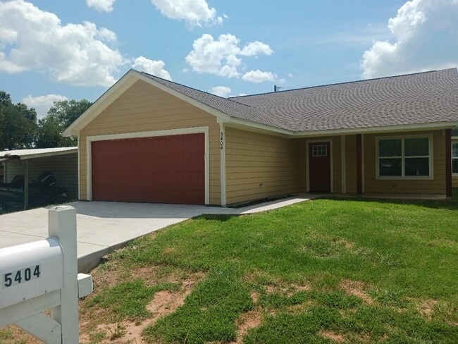 Building Photo - 5404 Lake View Dr