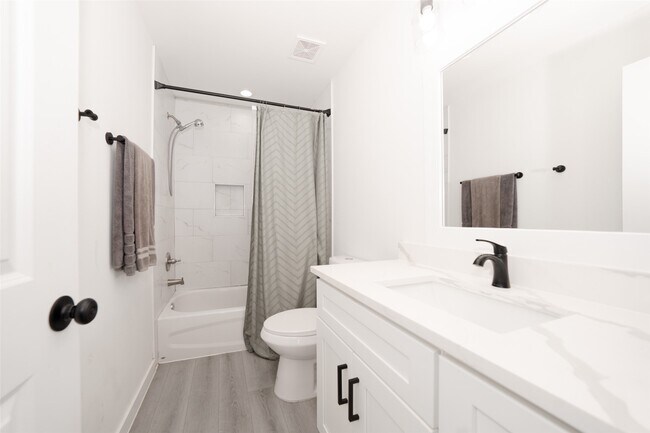 Photo - 4011 King St