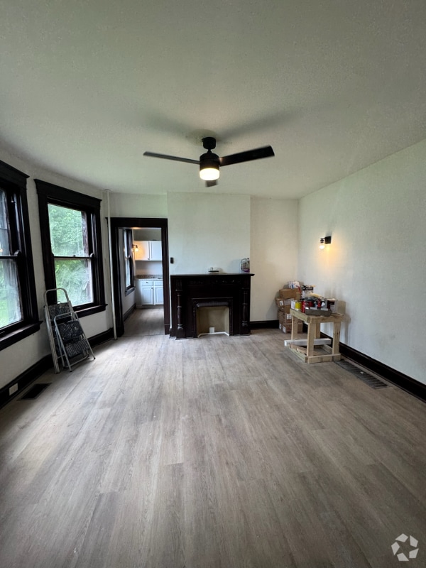 Building Photo - 2241 Burnet Ave Unit 1 Rental