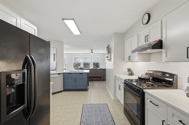 Photo - 16852 Greenhouse St