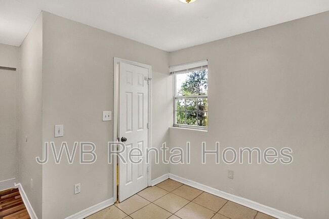Photo - 3803 Gladys St Unit B