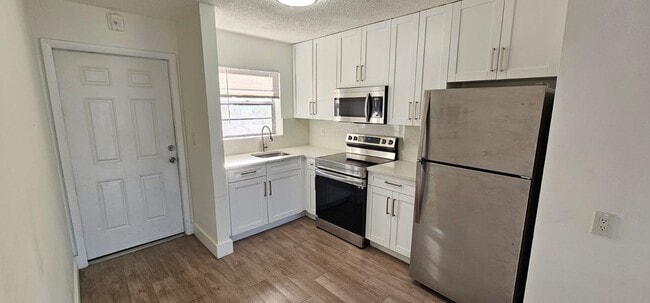 Building Photo - 422 Lakeside Dr Rental