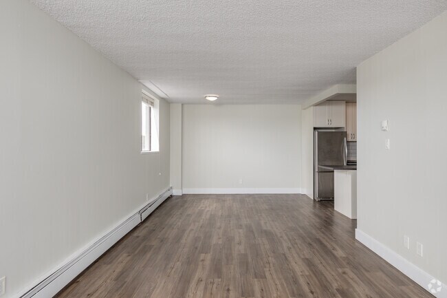 2BR, 1BR - 872SF