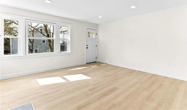 21 Joy St Unit 2