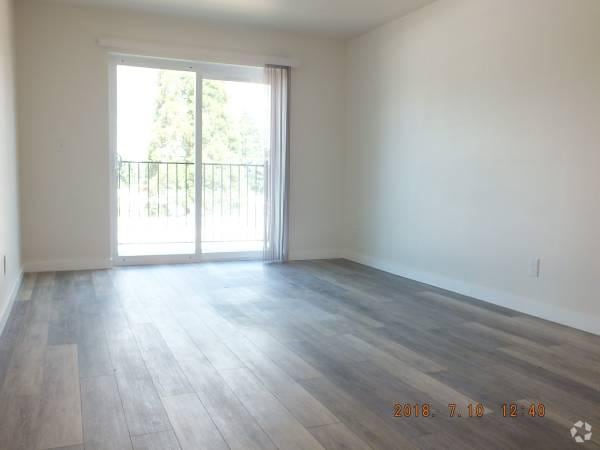 Building Photo - 12544 15th Ave NE Rental