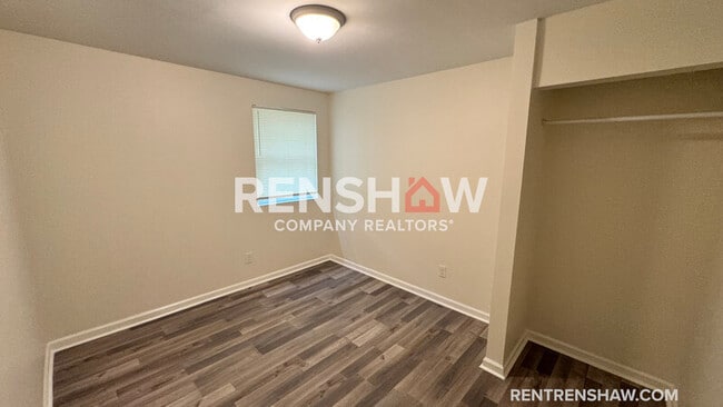 Photo - 288 Leath St