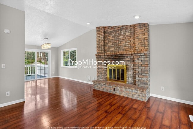 Photo - Secluded Nature Retreat: 4 Bedrooms!