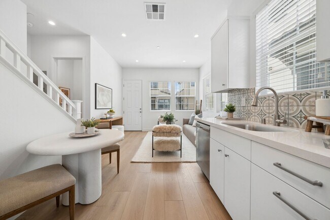 374 Hamilton St Unit B 101