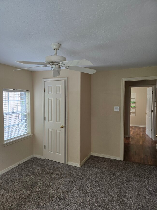 Main bedroom - 3612 Barry Ave Unit 1