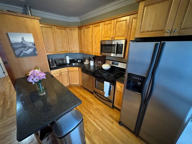Photo - 132 W 8th St Apartments Unit 3