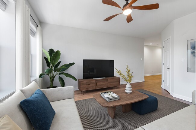 Photo - Stunning Rehabbed 2 Bed 2Bath in the Lincoln Square area Unit 2